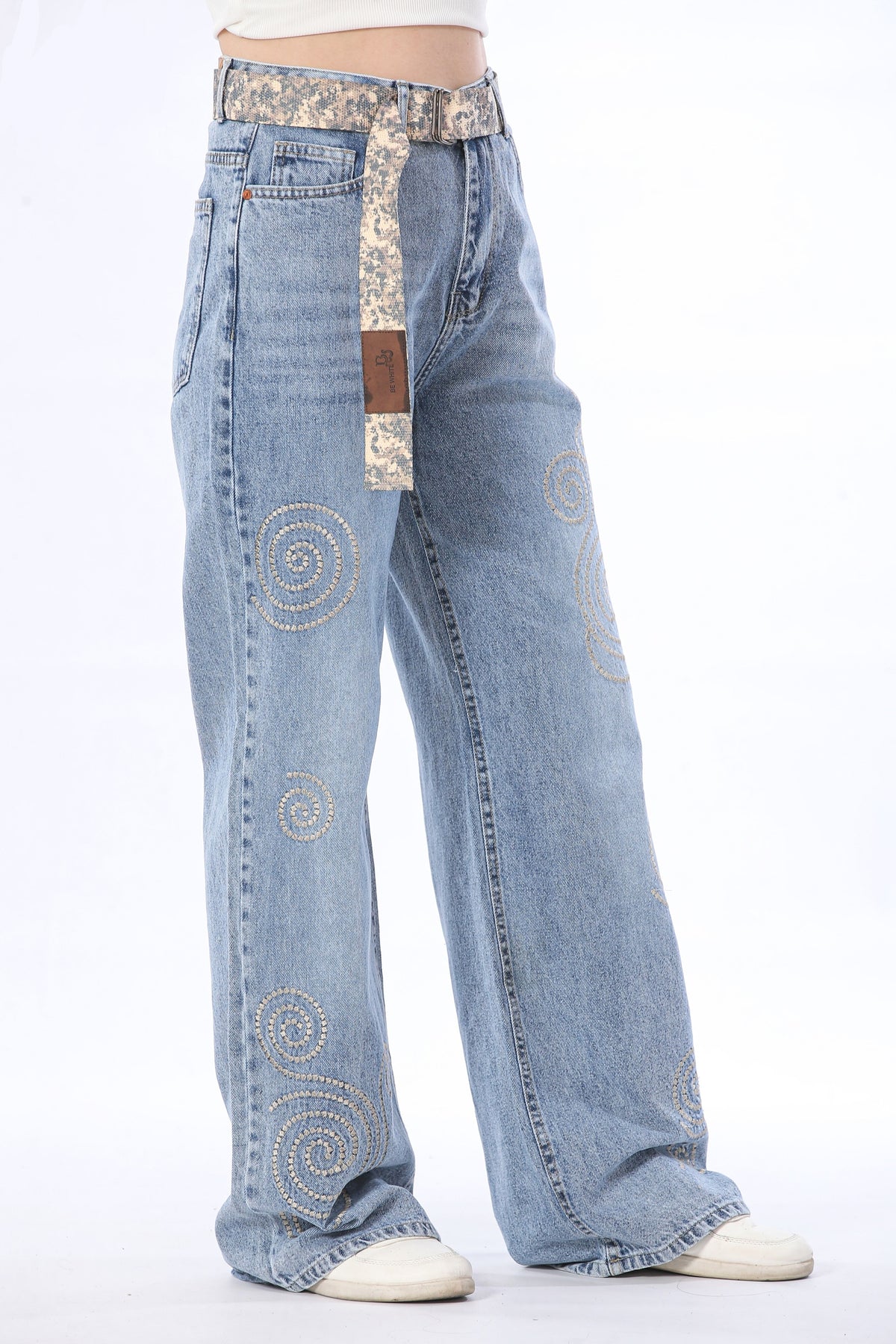 Belted Wide Leg Jeans with Swirl Embroidery - 11730