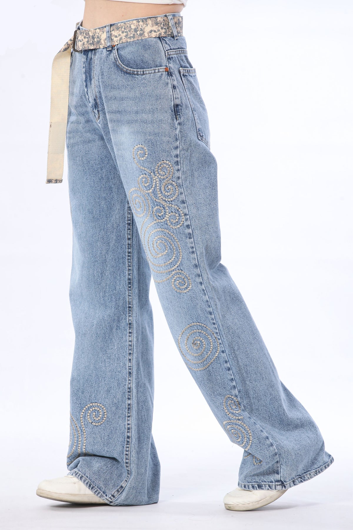 Belted Wide Leg Jeans with Swirl Embroidery - 11730